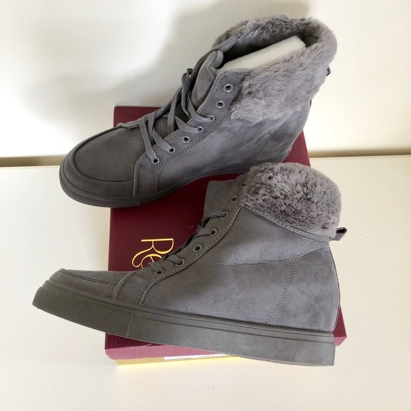 Faux Fur Gray Lace Up Style Wedge Insole Winter Boots Women’s various sizes NIB - Picture 5 of 14